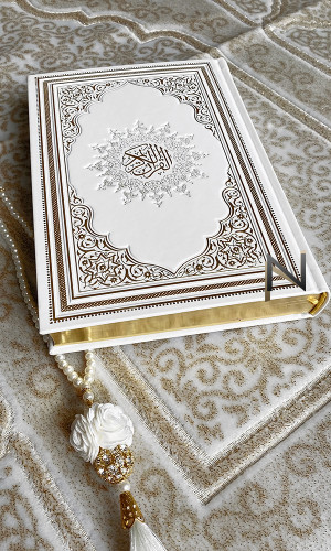 Koran mit Vergoldung in...